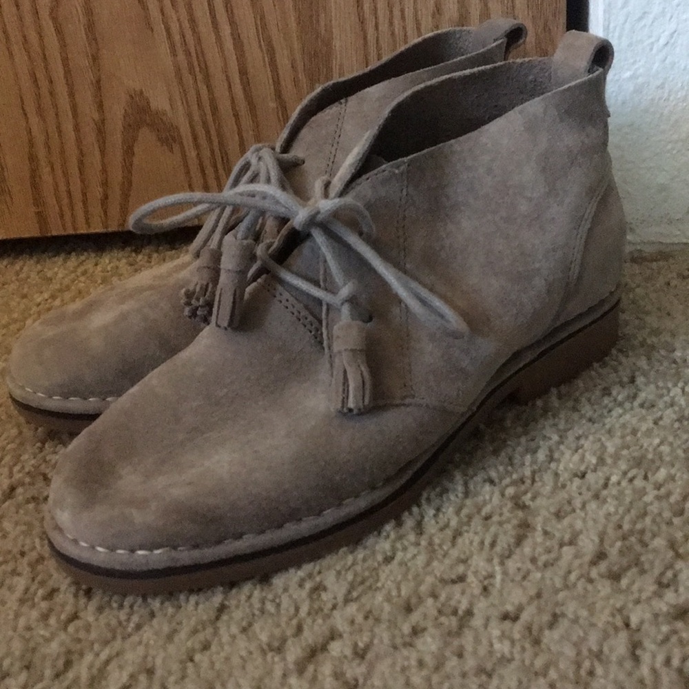 Tan-gray hushpuppy booties
